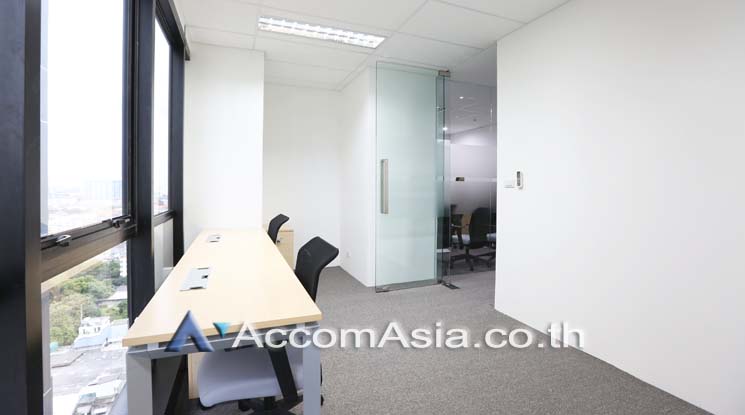  Office space For Rent in Sukhumvit, Bangkok  near BTS Ekkamai (AA15939)